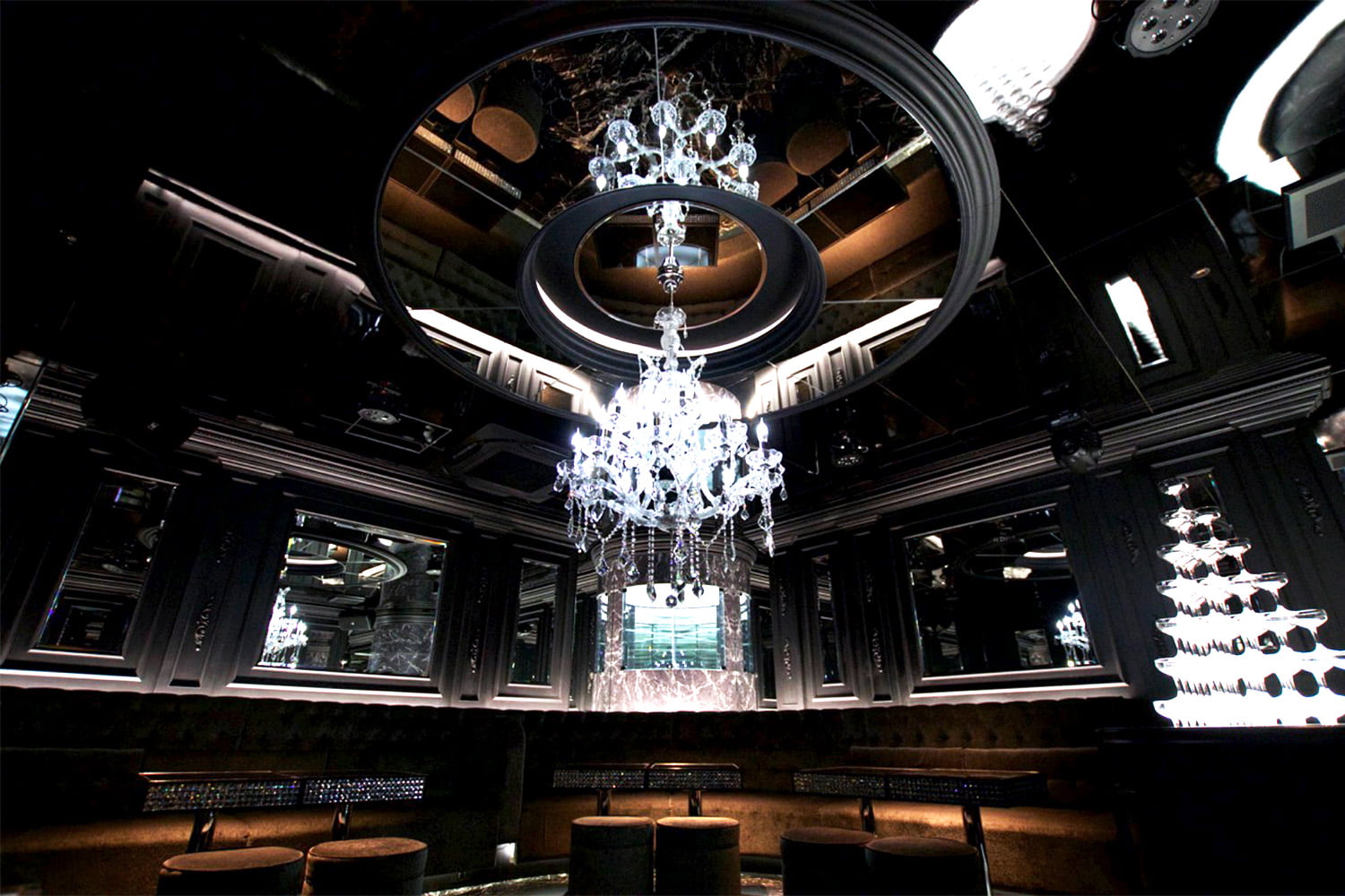 東京のホストクラブの内装・デザイン事例(OGUSU&CO. 株式会社) 東京のホストクラブの内装・デザイン事例(OGUSU&CO. 株式会社)